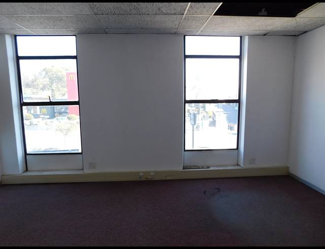 91M² OFFICE TO LET IN CRAIGHALL